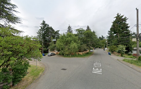 Seattle Police Probe Fatal Shooting in Lake City, Suspect at Large