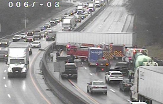 Semi-Truck Jackknifes on I-75 North in Cincinnati, Leads to Highway Closure and Traffic Detours