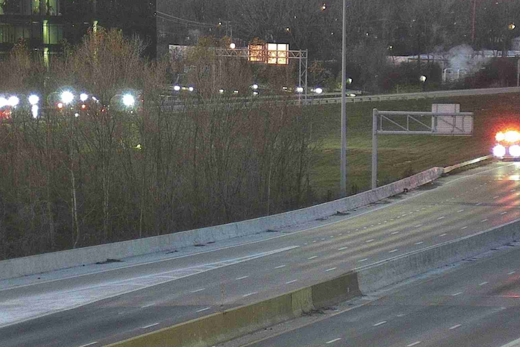 Serious Injuries as Vehicle Collides with Tree Near Downtown Columbus, Traffic Disrupted on I-670 Ramp