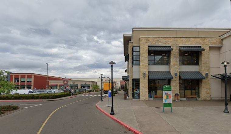 Shooting at Clackamas Town Center: Suspect Detained, Shoppers Continue Holiday Errands Amid Increased Security