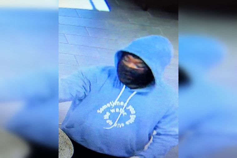 Springfield Police and FBI Hunt for Suspect After Volunteer State Bank Armed Robbery