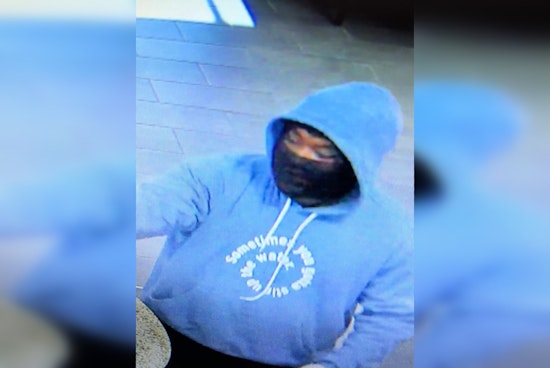 Springfield Police and FBI Hunt for Suspect After Volunteer State Bank Armed Robbery