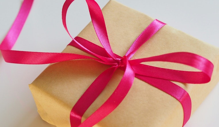 St. Louis Park, MN Educates on Recycling No-Nos: Bows, Ribbons, and Glossy Wrapping Paper During Holidays