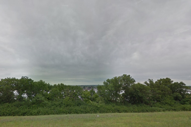 St. Louis Weather Alert as Persistent Drizzle and Fog Challenge Commuters with Hazardous Outlook