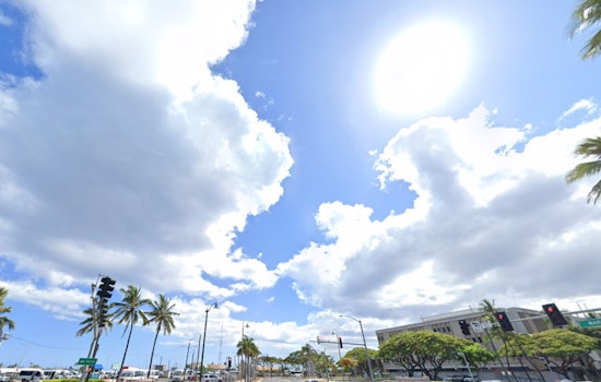 Stable and Dry Weekend Forecast for Honolulu with Gentle Trade Winds and Light Showers