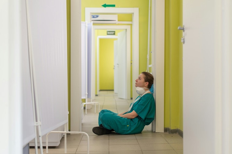 Study Reveals Ethical Conflicts Fuel Healthcare Worker Burnout, Spurs Call for Systemic Change