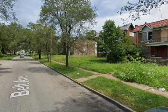 Teen Robbed at Gunpoint During Video Game System Exchange in St. Louis's Wells or Goodfellow