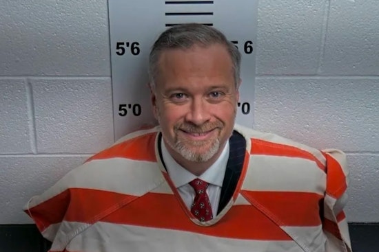 Tennessee DA Charged with Reckless Endangerment After Shooting Incident During Triple Homicide Suspect Pursuit in Smithville