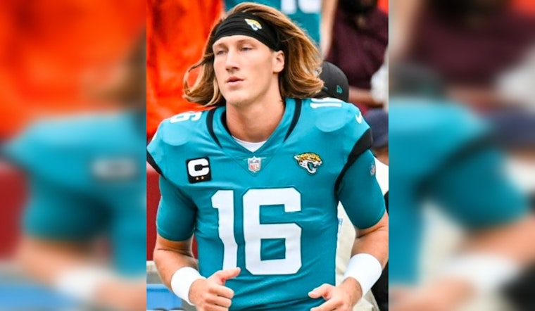 Texans Edge Jaguars 23-20 as Joe Mixon Hits Milestone and Trevor Lawrence Suffers Concussion Amid On-Field Brawl