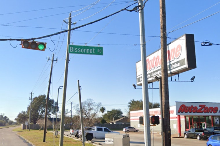 Three-Year-Old Accidentally Shoots Mother in Harris County, Investigation Underway