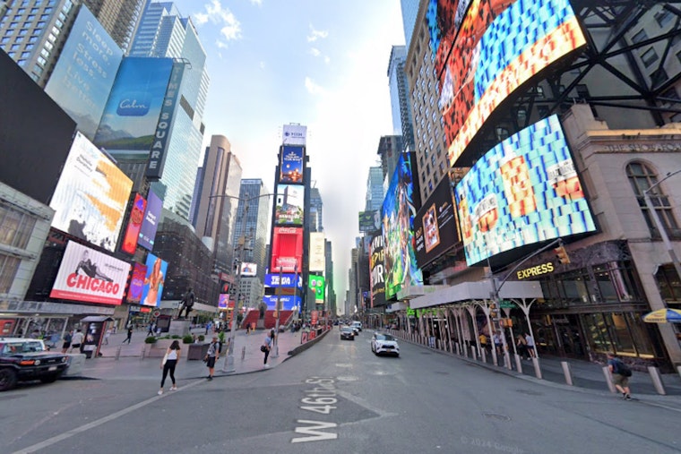 Times Square Ushers in 2025 with Dazzling Numeral Installation Amidst New Yorkers' Excitement