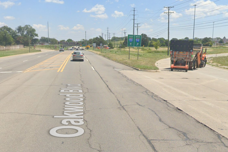 Tractor Trailer Incident on I-94 Near Oakwood Boulevard Causes Diesel Spill and Traffic Delays