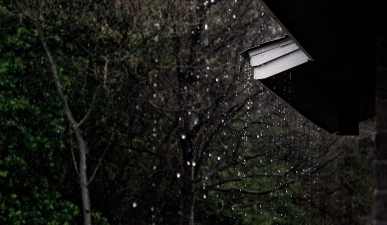 Trade Winds Bless Hawaiian Skies with Showers; Kilauea Dusts Big Island with Ash Amid Weather Advisory Notices