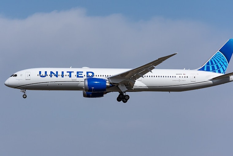 Tragedy Strikes on Christmas Eve as Body Found in United Plane's Wheel Well After Flight from Chicago to Maui
