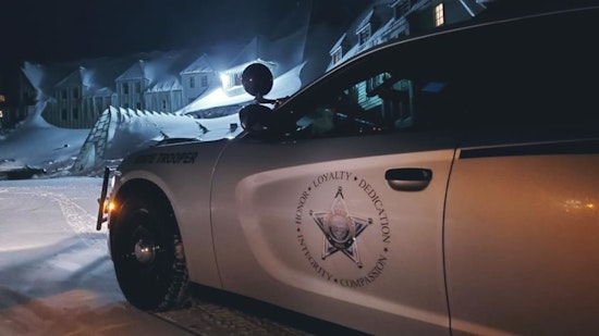 Two Pedestrians Fatally Struck by Truck on Interstate 84 in Oregon, Authorities Investigate Crash Causes