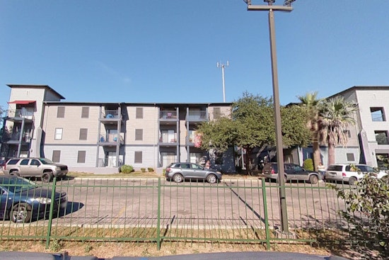 Two Young Children Seriously Injured in Pit Bull Attack at San Antonio Apartment Complex