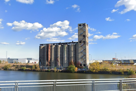 Uncertain Future for Chicago's Historic Damen Silos as Demolition Plans Advance