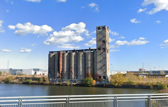 Uncertain Future for Chicago's Historic Damen Silos as Demolition Plans Advance