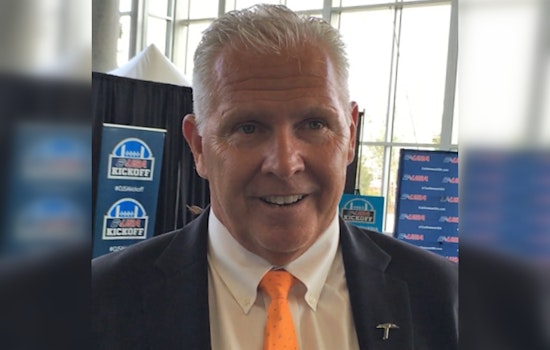 University of Illinois Mourns Loss of Respected Offensive Assistant Coach Dana Dimel at 62