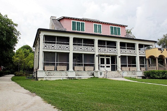 "Unraveled Tales" Exhibition at Miami's Deering Estate Delivers Ancestral Stories Through Art