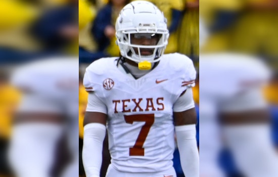 UT Austin's Jahdae Barron Clinches Prestigious 2024 Paycom Jim Thorpe Award as Nation's Top Defensive Back