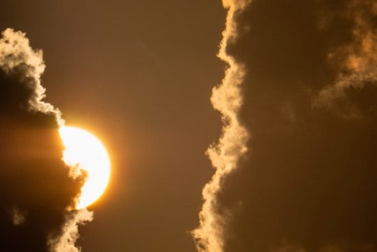 Washington D.C. Awaits Mixed Week of Sunshine and Rain Showers