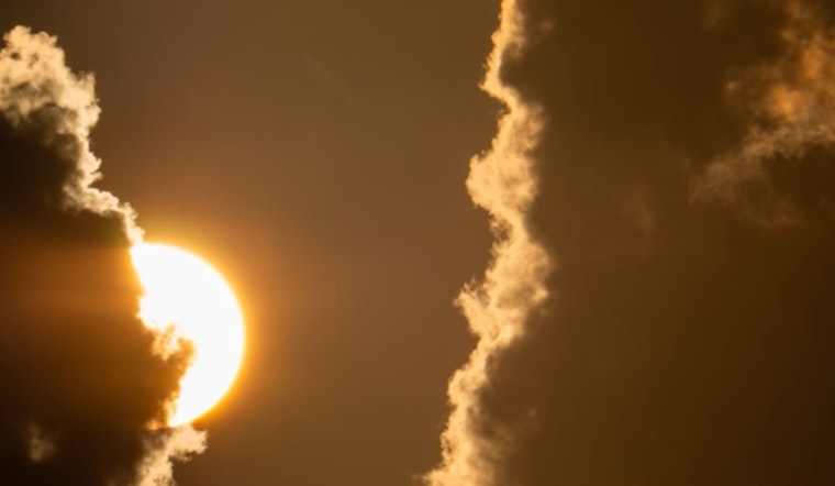 Washington D.C. Awaits Mixed Week of Sunshine and Rain Showers