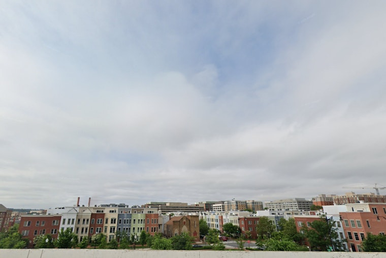 Washington D.C. Braces for Rainy End to December, Foggy Conditions Impact Commute