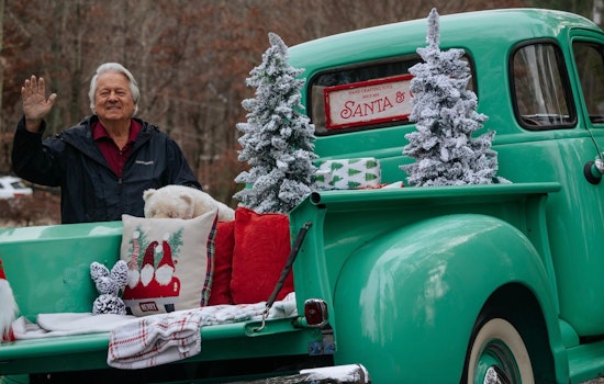 Woodstock’s Christmas Jubilee and Parade of Lights to Dazzle with Grand Marshal Mickey Swims