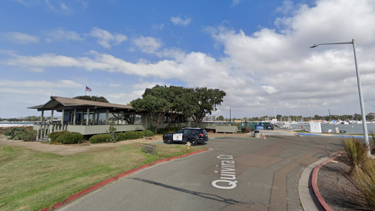 17 Detained After Lifeguards Tow Suspected Smuggling Boat to San Diego Shore