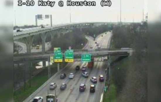 18-Wheeler Hits Bridge on Katy Freeway, Causing Major Delays in Downtown Houston