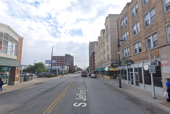 Alleged Intruder Shot in Leg by Licensed Gun Owner During Chicago Home Invasion