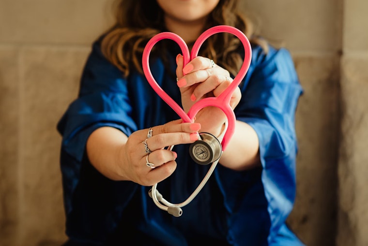 Arizona Launches Innovative Program to Combat Nursing Shortage and Support New Professionals