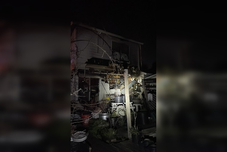 Austin Firefighters Successfully Douse Grease Fire in Del Valle Home, No Casualties Reported