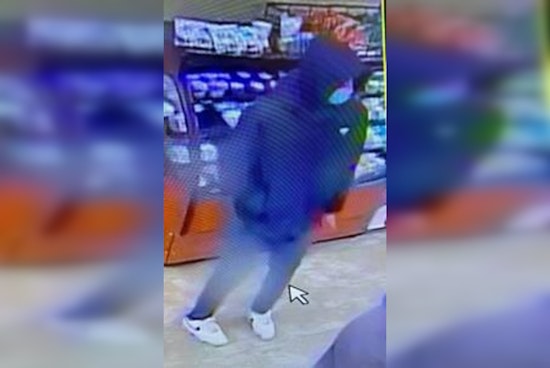 Authorities Search for Suspect in Daytime Robbery at Hoffman Casey's Store