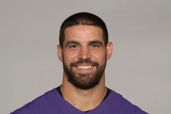 Baltimore Ravens' Mark Andrews Aids Woman in Mid-Flight Medical Emergency on Route to Phoenix