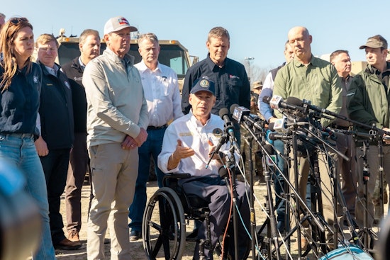Border Battle Boiling Over as 14 GOP Governors Slam Biden in Eagle Pass