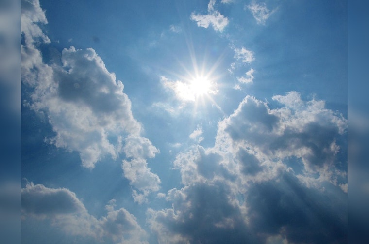 Brisk Winds and Chilly Temperatures Expected in Minneapolis This Weekend