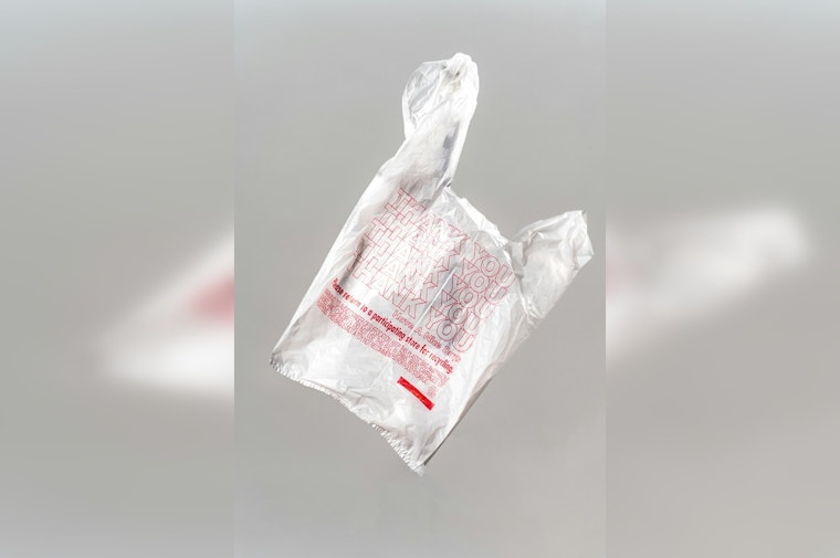 California Legislature Considers Total Plastic Bag Ban Amid Rising Waste Concerns