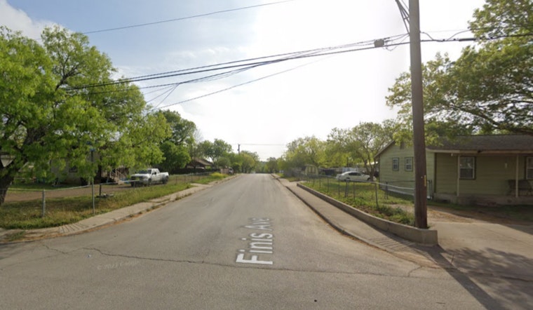 Car Theft Suspect Escapes After Ramming Police Vehicle in San Antonio