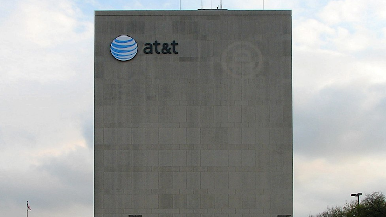 Cellular Blackout, Metro Detroiters Among Millions Hit by Nationwide Phone Frenzy