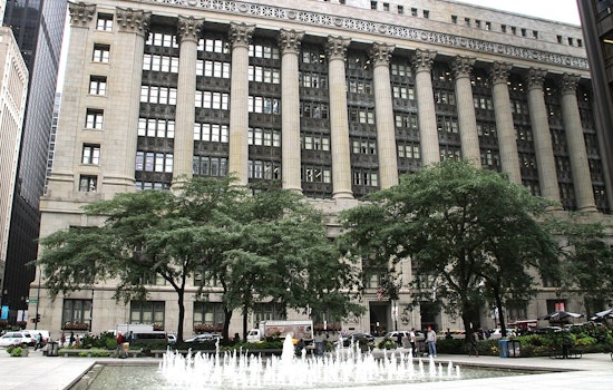 Chicago Mayor Johnson Faces Criticism Over Governance Style and Public Meeting Restrictions