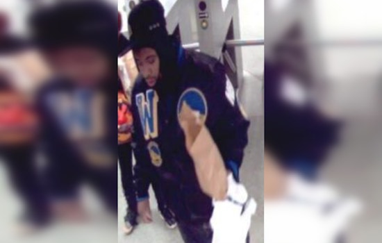 Chicago Police Seek Public's Help to Identify Suspect in Red Line Armed Robbery at Granville Stop