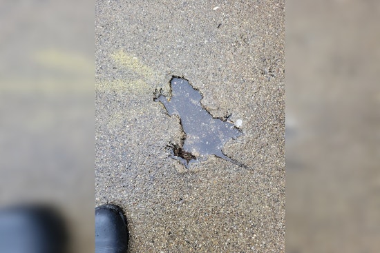 Chicago Rat Hole Becomes Unlikely Cultural Phenomenon, Inspiring Etsy Merchandise Frenzy