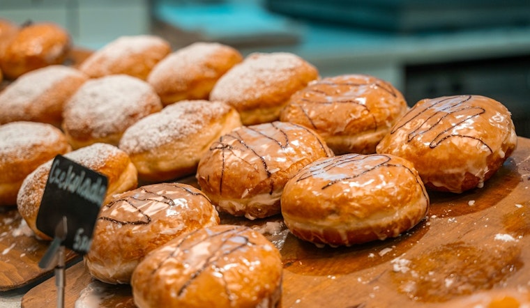 Chicago's Paczki Mania: Delightful Pastries Leads Charge as Fat Tuesday Demand Skyrockets