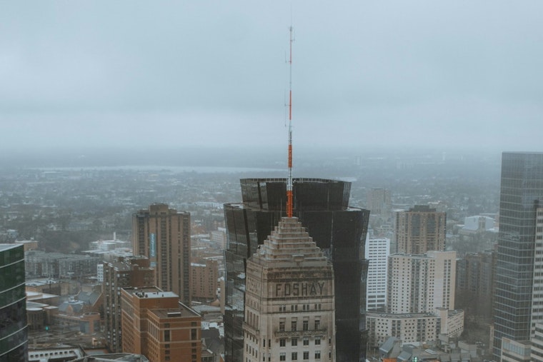 Chilly Week Ahead for Minneapolis with Snow Showers, Sunny Breaks, and Unsettled Weather