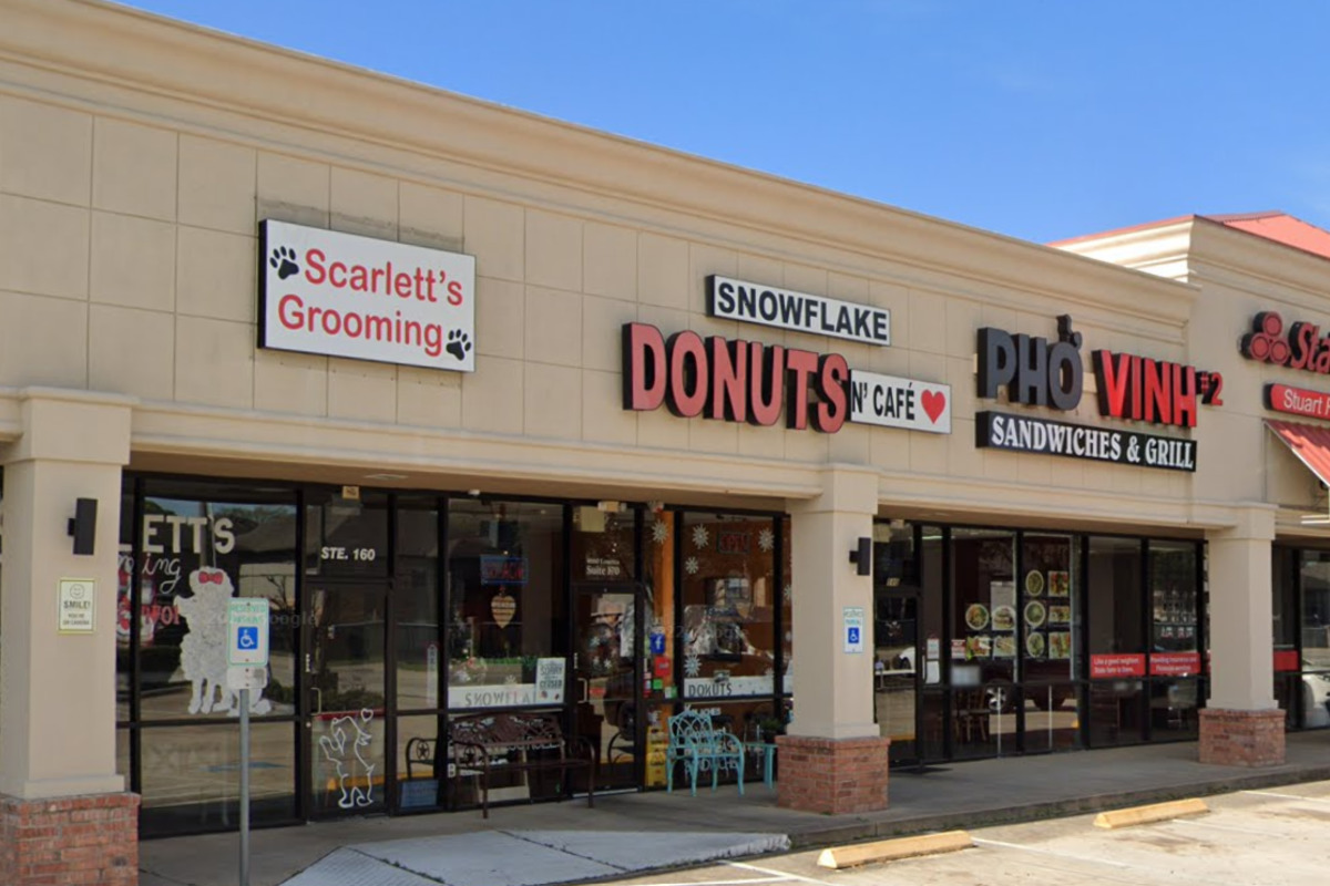 Community Rallies Behind Spring, Texas Doughnut Shop After Owner Claps