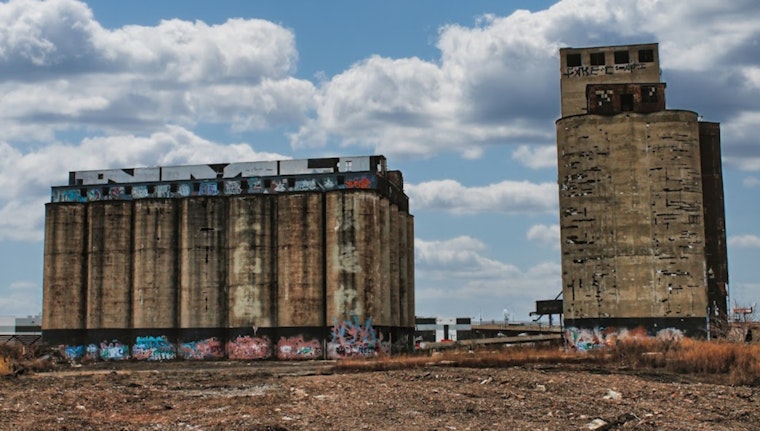 Demolition Looms for Chicago's Historic Damen Silos as Owner and Community Debate Preservation