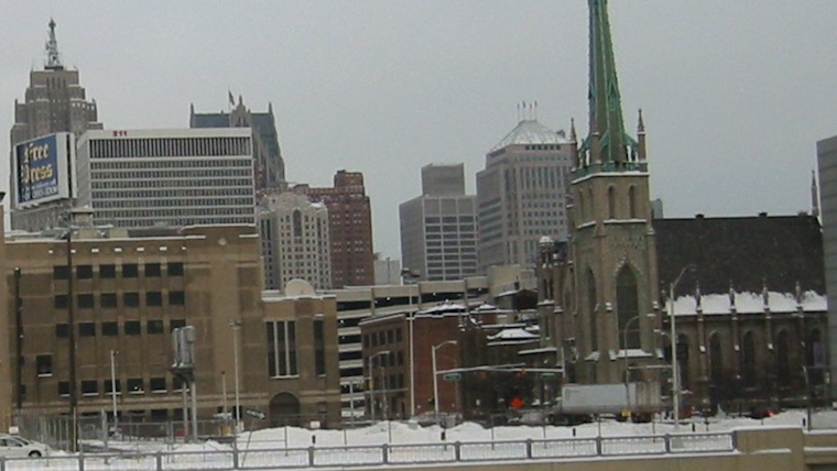 Detroit Gears Up for Blustery Showers and Snow with Sharp Temperature Drop