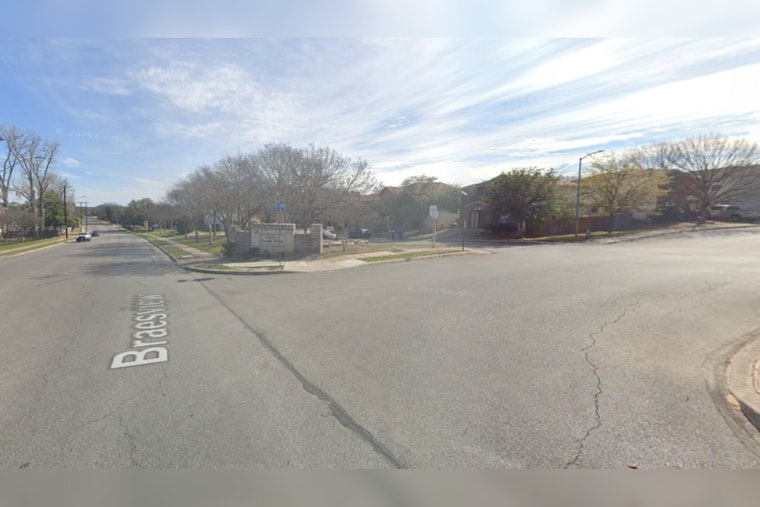 Driver Flees After SUV Collides with Neighborhood Sign in Castle Hills, San Antonio Police Searching